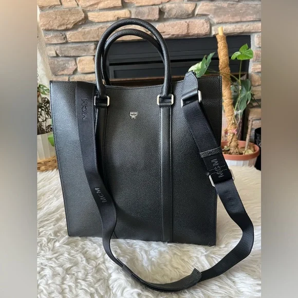 NWOT MCM DOCUMENT SAC 2 WAY - Picture 1 of 16